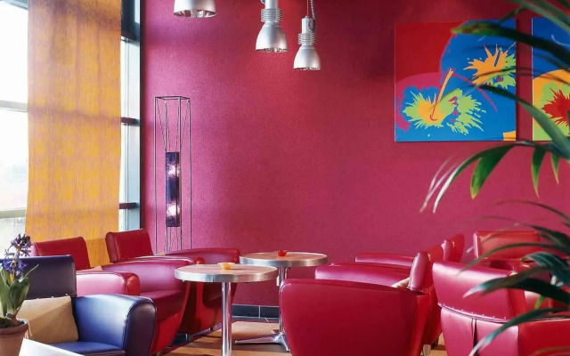 B&B HOTEL Rueil-Malmaison Gare