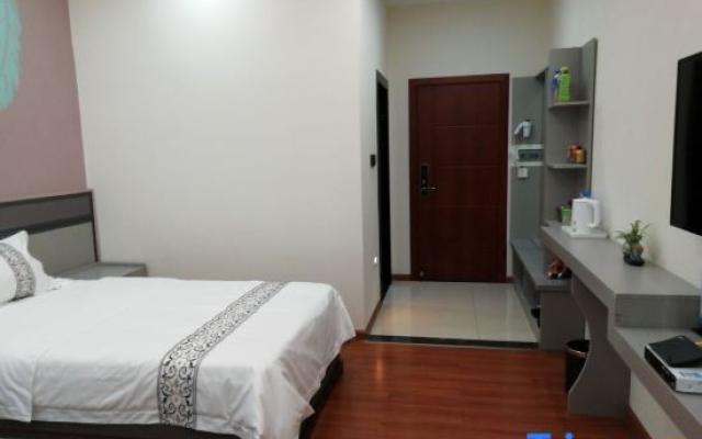 Yuxi Yuhuashi Holiday Hotel
