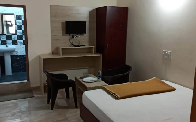 iROOMZ Suchira Lodge