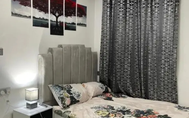 3 Bedroom Whalley Aparthotel