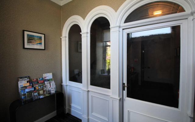 Western Townhouse