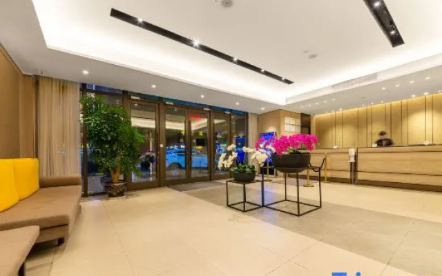 Ease Hotel (Anshun Huangguoshu Avenue Xintiandi)