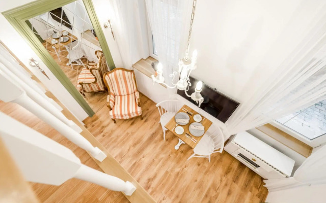 Provence Home - CityCenter, TV, Washer, Coffee-Tea