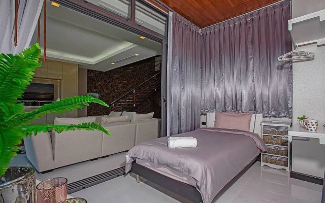 Equilibrium Rawai Villa - 4 Bed