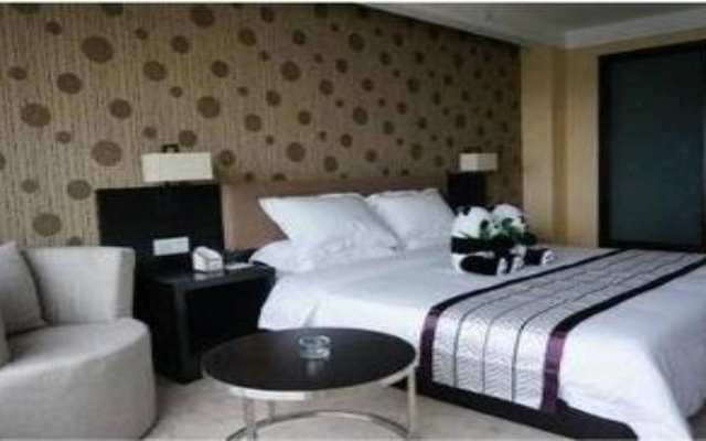 Super 8 by Wyndham Chengdu West Near Bai Cao Lu Subway Station