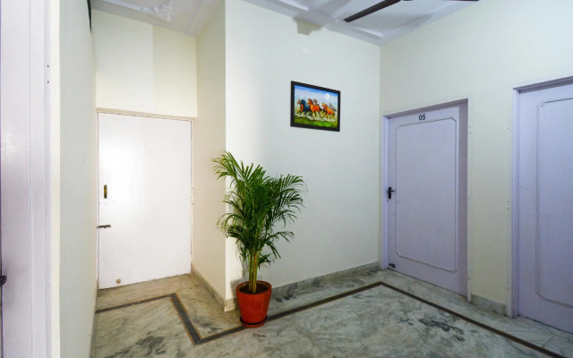 OYO 77276 Pink City