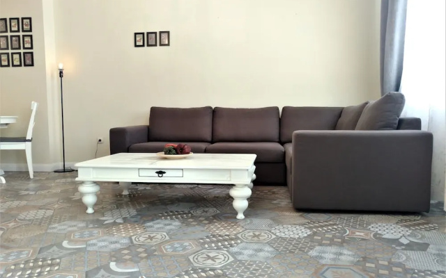 Baratero City Corner Apartments