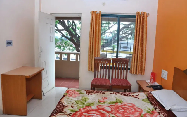 Sri Vinayaka Lodge
