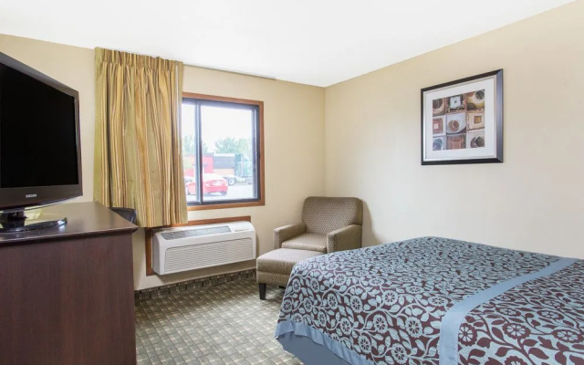 Days Inn & Suites Waterloo