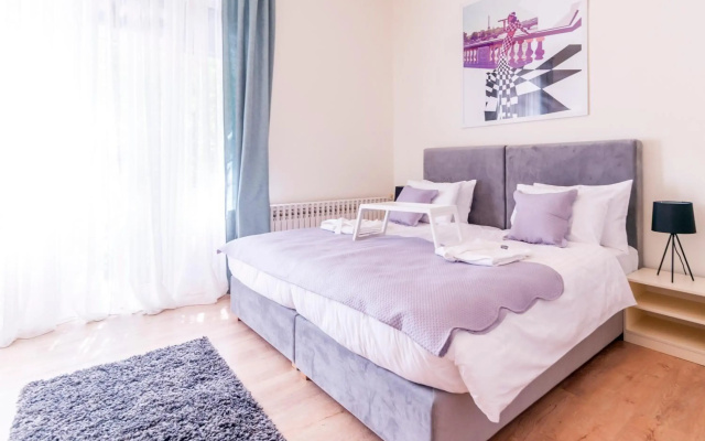 Jevrejska-Central Studio with Free Parking