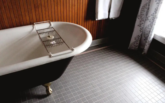 Shelburne Hotel