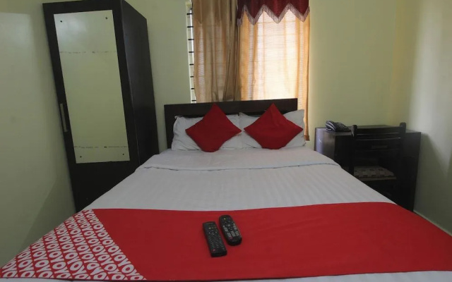 OYO 15926 New Golden Residency