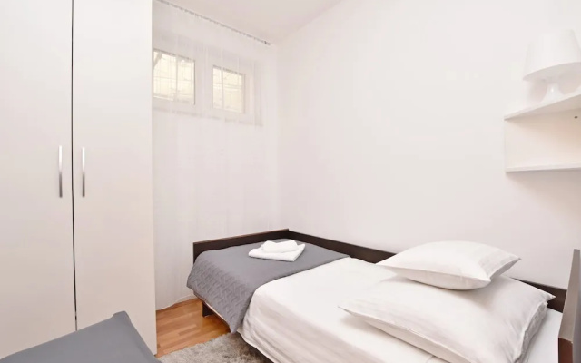 Apartment Mate