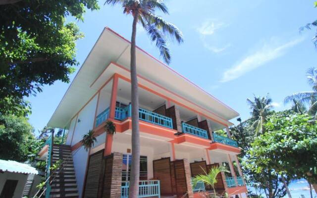 Отель Mountain Reef Beach Resort вид на фасад