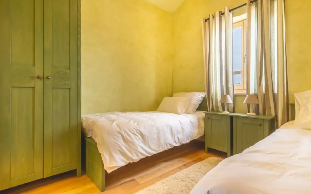 Luxury Villas Kras Ladies