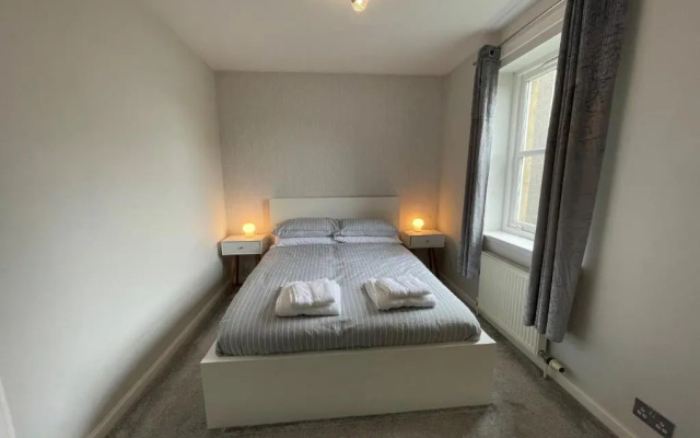 Beautiful 2-bed Apartment in Renfrew