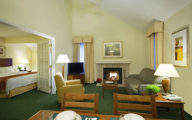Residences at Daniel Webster