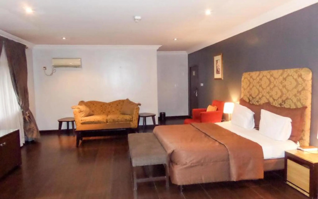 Manyxville Hotel & Suites