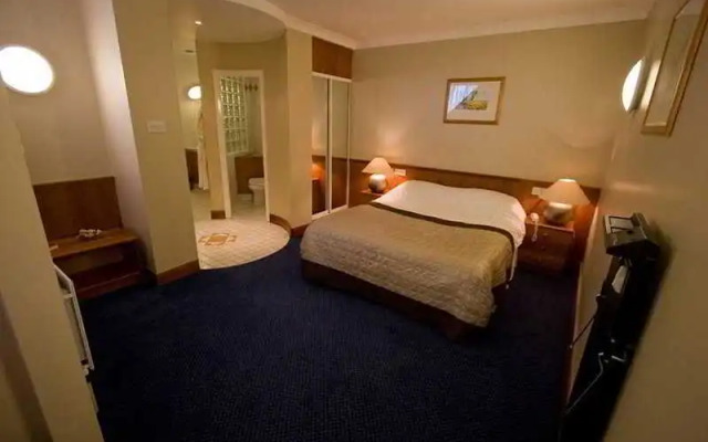 Highways Hotel