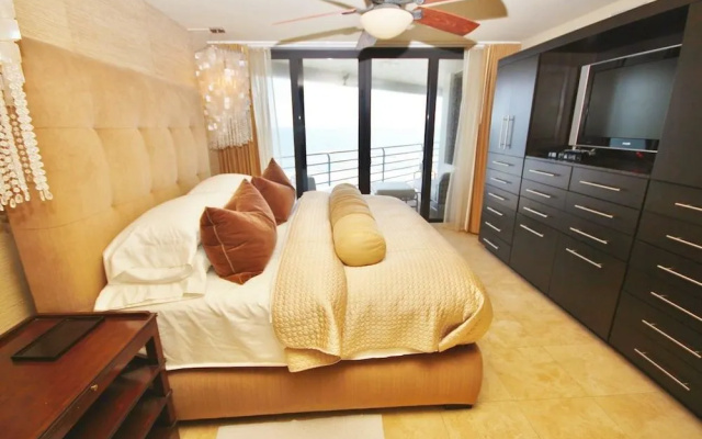 Ebb Tide 703 Apartment 2