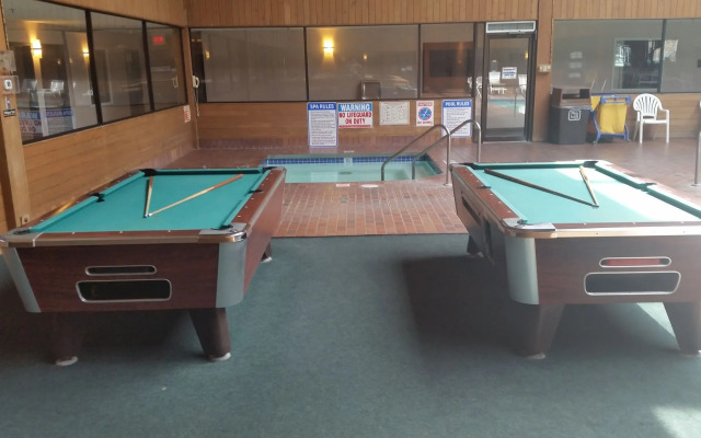 Woodfield Inn and Suites