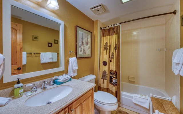2 Bedroom Condo in Keystone - West Keystone