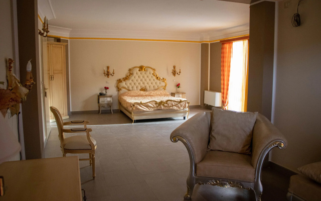 Helios Hotel