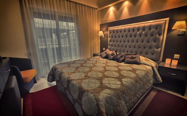 Avra Hotel