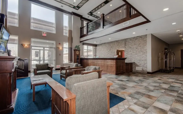 Norwood Inn & Suites
