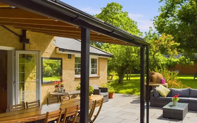 The Timbers Eco-luxe Home With Yoga Cabin
