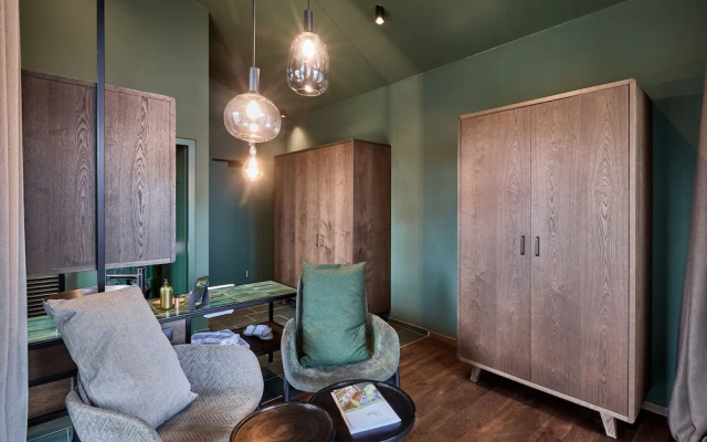Floris Green Suites