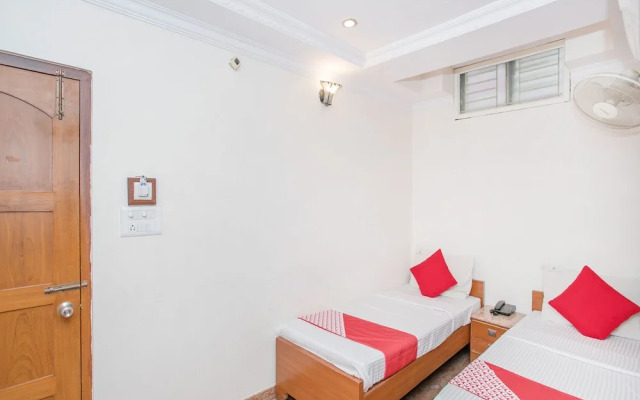 OYO 10821 Sree Balaji Residency
