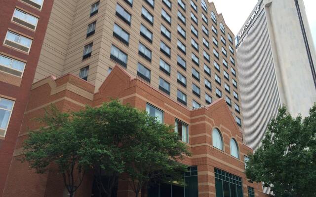 Отель Crowne Plaza Columbus - Downtown США, Колумбус - отзывы, цены и фото номеров - забронировать отель Crowne Plaza Columbus - Downtown онлайн вид на фасад