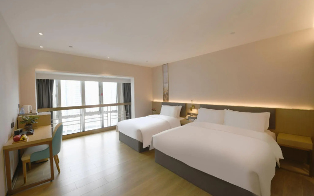 Rich Hotel