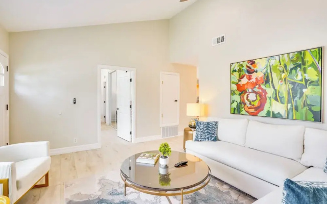 Idyllic Tustin Home w/ Private Patio & Grill