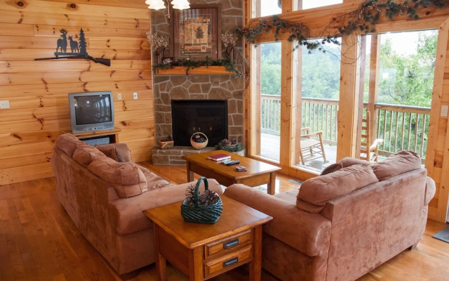 AMERICAN BEAUTY - 5 Br Cabin