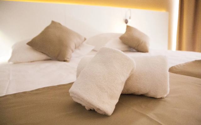 Planet Hotels One Adults Only +16