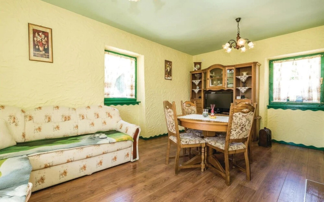 Awesome Home in Otocac with WiFi, 2 Bedrooms & Hot Tub