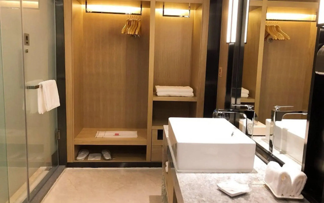 Echarm Hotel (Guangzhou Baiyun Dayuan Light Rail Station)