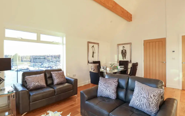 Harbourside Haven Penthouse 1