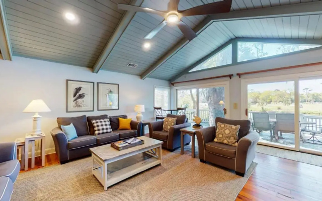 15 Promontory Ct