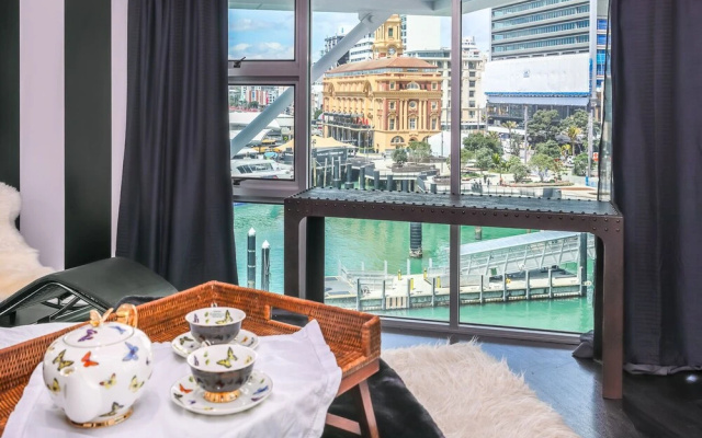 QV Stylish Water View Studio in CBD 1047