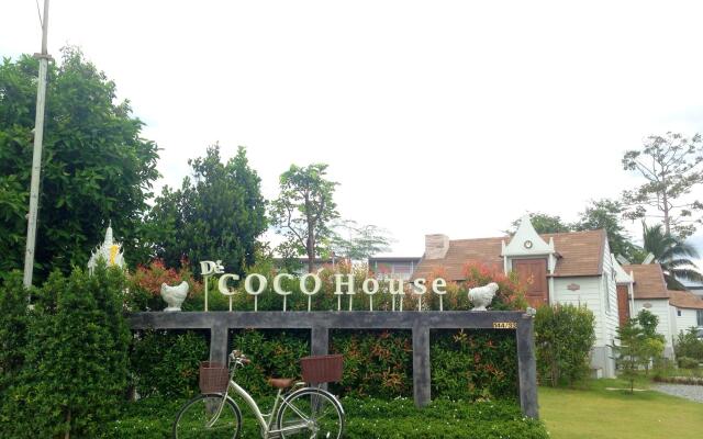Отель De Coco House Sriracha вид на фасад