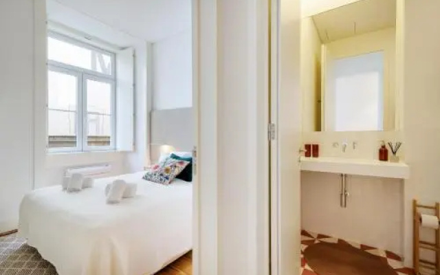 Baixa Cozy I by Lisbonne Collection