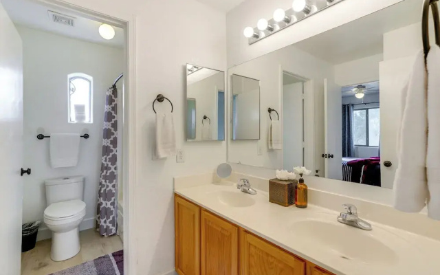 Spacious Phoenix-area Escape w/ Pool & Hot Tub