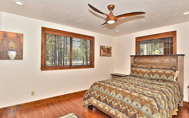 5BR 4BA Lake Tahoe Luxury Vacation Rental by RedAwning