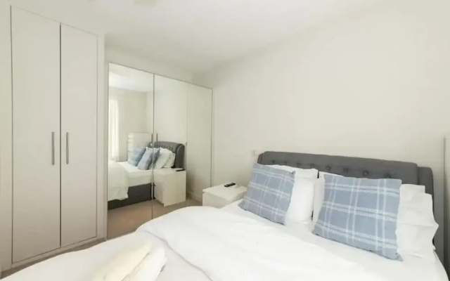 2-bed House in Reading-near Town-sleeps 4