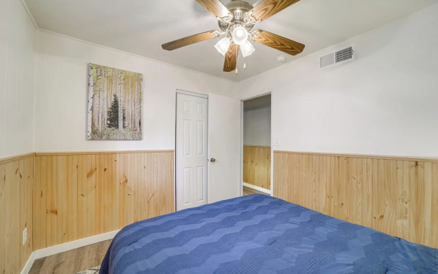Near Fossil Creek & Trails: Scenic Pine Cabin!