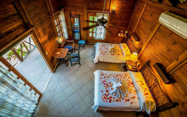 Petit Lafitte Beachfront Hotel & Bungalows