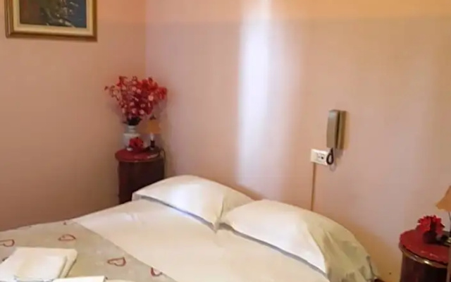 B&B Elena